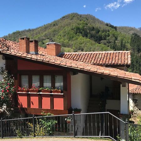 Apartamentos Rurales Los Nogales Cosgaya Eksteriør bilde