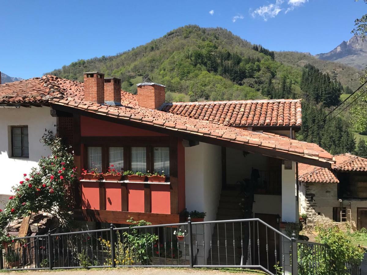 Apartamentos Rurales Los Nogales Cosgaya Eksteriør bilde