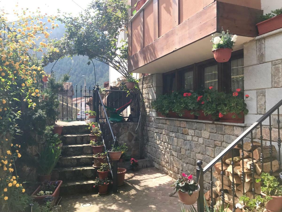 Apartamentos Rurales Los Nogales Cosgaya Eksteriør bilde