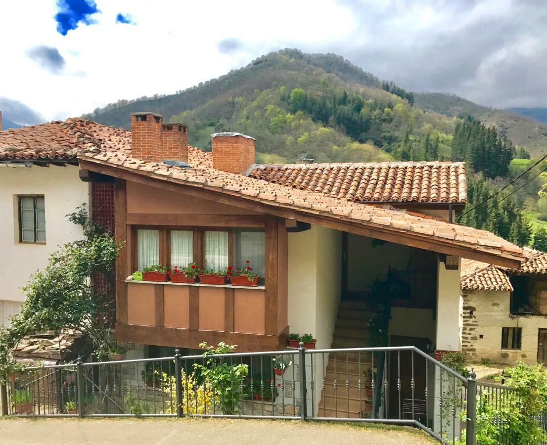 Apartamentos Rurales Los Nogales Cosgaya Eksteriør bilde